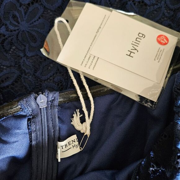 NWT HYLING  Elegant Navy Lace Off-Shoulder Dress – Medium | NWT | Parties Events - Picture 7 of 7